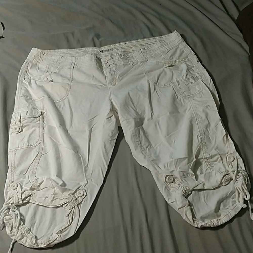 White Maurices Capris